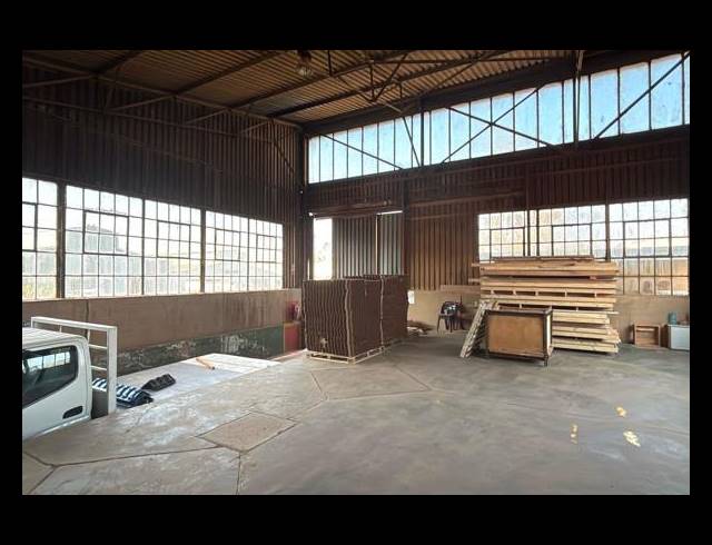 3,000M² WAREHOUSE TO LET IN ANDERBOLT